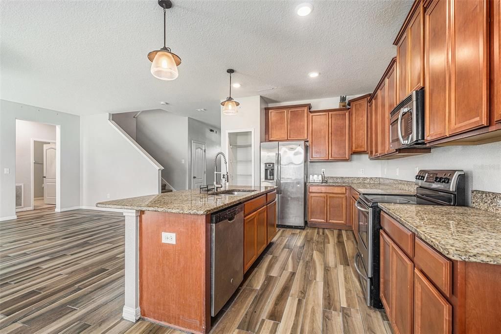 For Sale: $360,000 (4 beds, 3 baths, 2546 Square Feet)