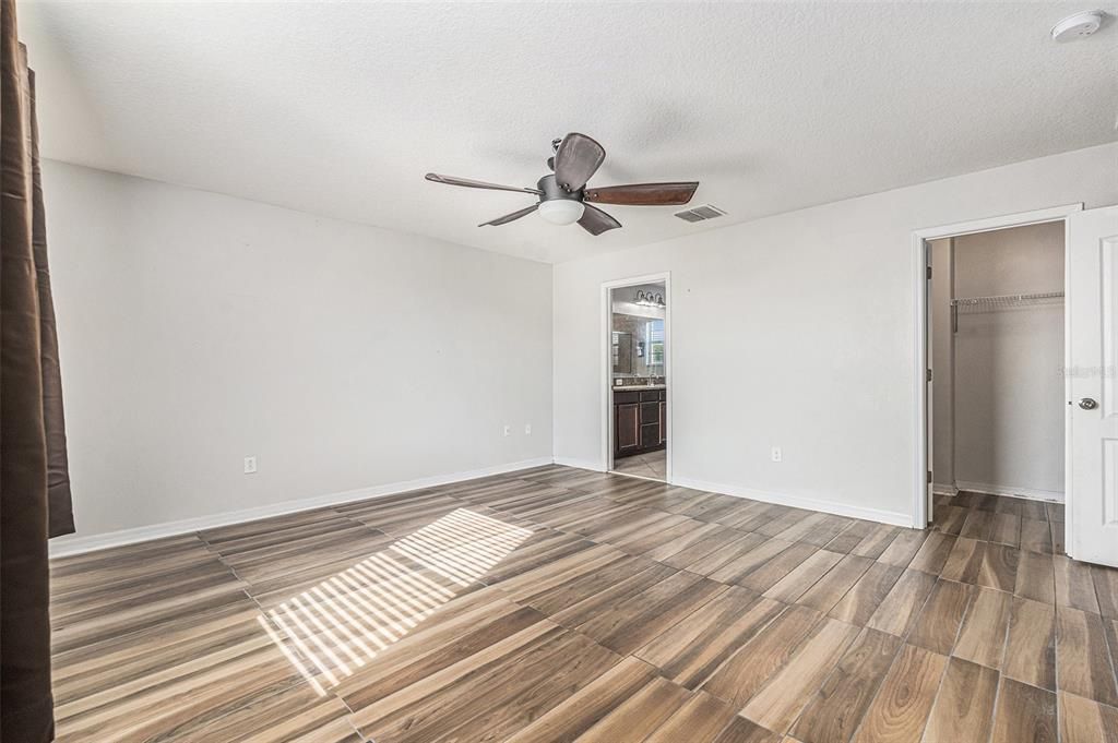 For Sale: $360,000 (4 beds, 3 baths, 2546 Square Feet)