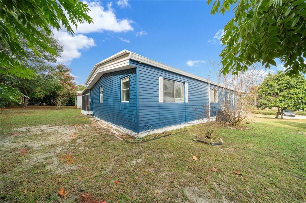 For Sale: $177,900 (2 beds, 2 baths, 1392 Square Feet)