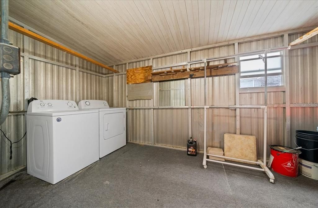 For Sale: $177,900 (2 beds, 2 baths, 1392 Square Feet)