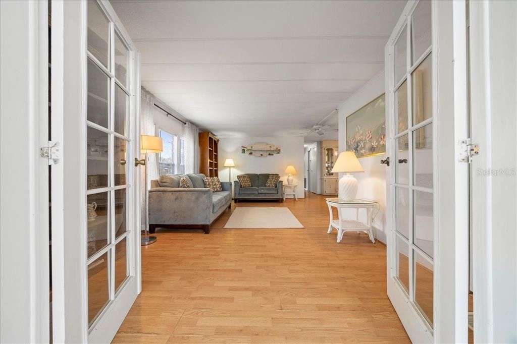 For Sale: $177,900 (2 beds, 2 baths, 1392 Square Feet)