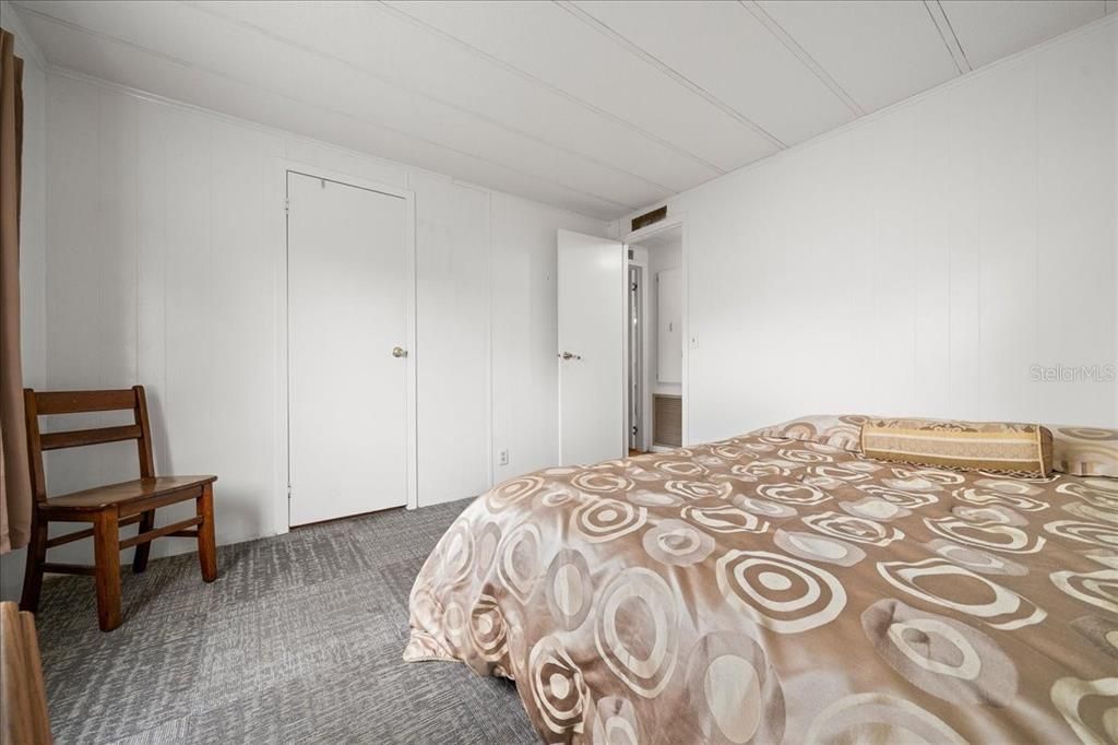 For Sale: $177,900 (2 beds, 2 baths, 1392 Square Feet)