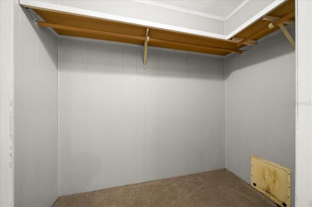 For Sale: $177,900 (2 beds, 2 baths, 1392 Square Feet)