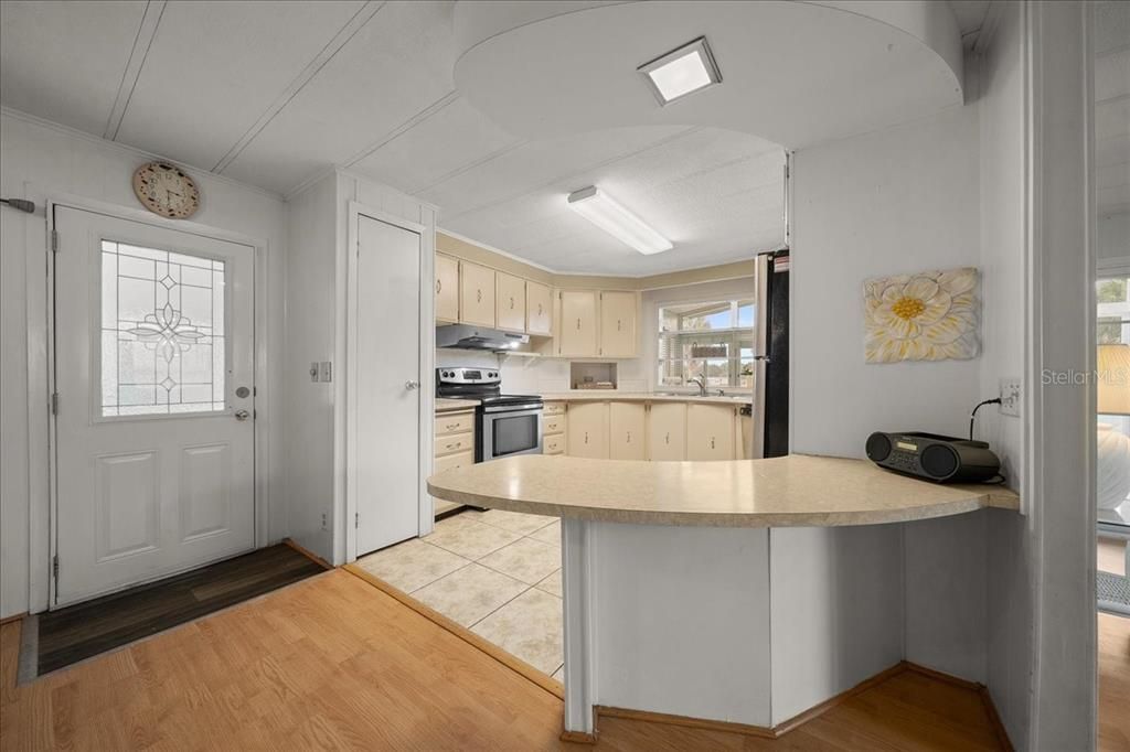 For Sale: $177,900 (2 beds, 2 baths, 1392 Square Feet)