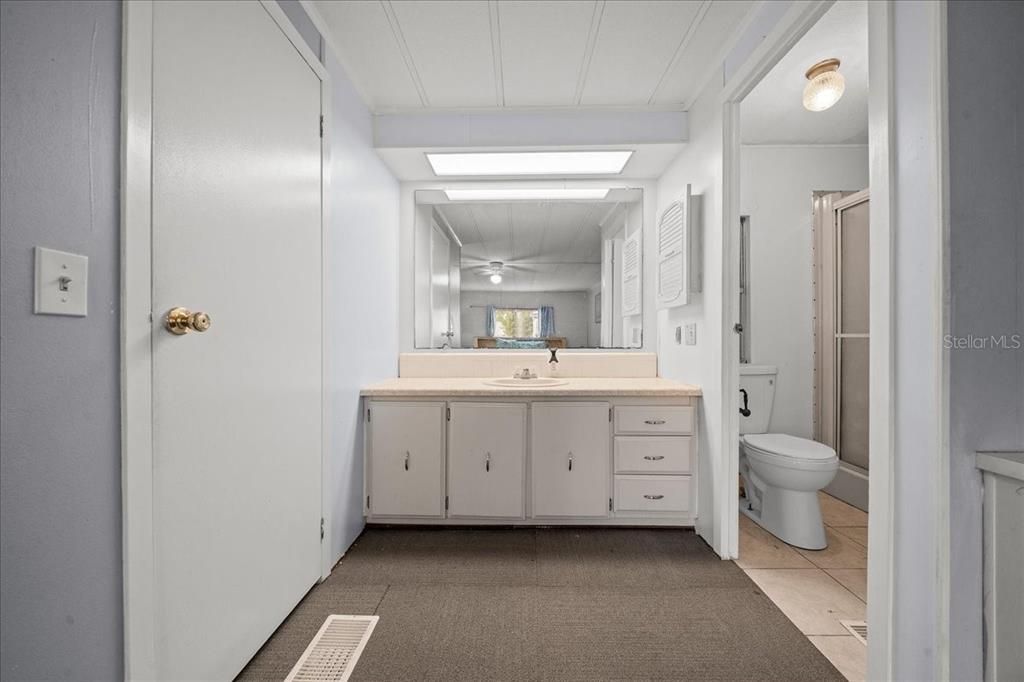 For Sale: $177,900 (2 beds, 2 baths, 1392 Square Feet)