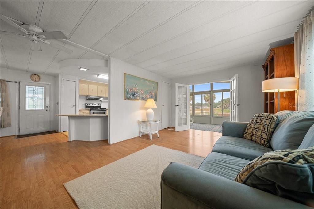 For Sale: $177,900 (2 beds, 2 baths, 1392 Square Feet)