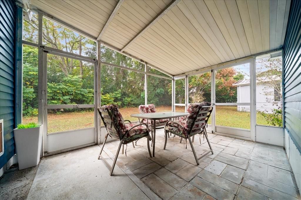 For Sale: $177,900 (2 beds, 2 baths, 1392 Square Feet)