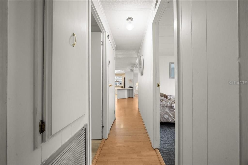 For Sale: $177,900 (2 beds, 2 baths, 1392 Square Feet)