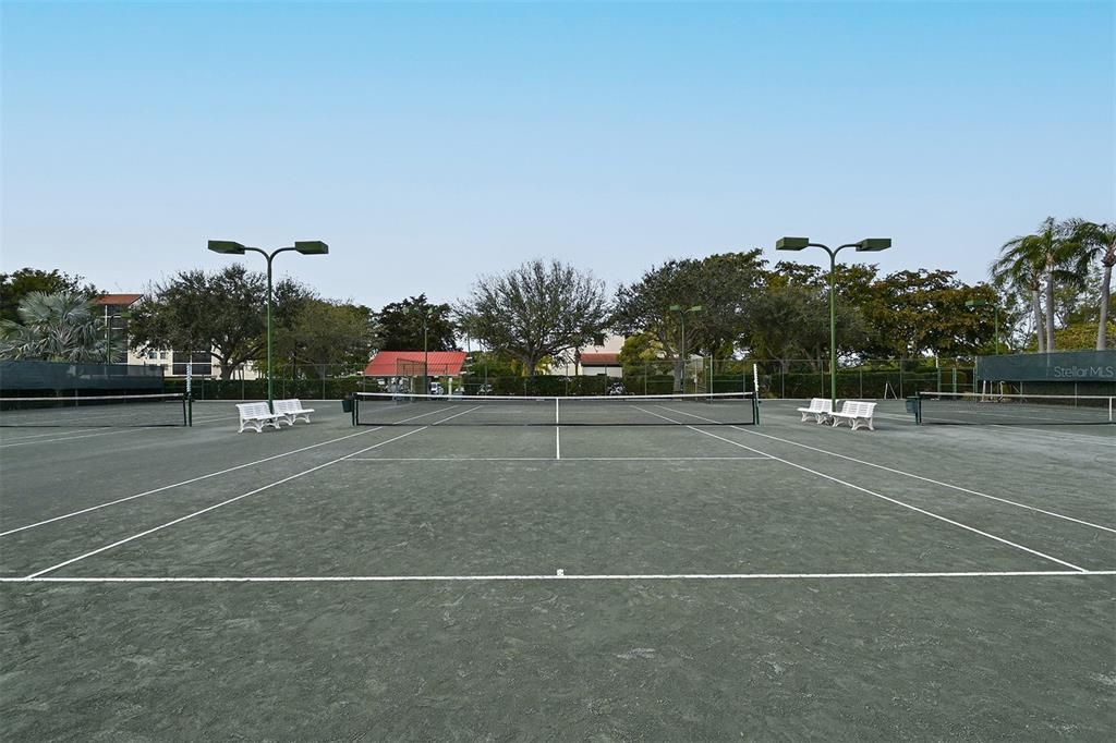 Activo con contrato: $549,000 (2 camas, 2 baños, 928 Pies cuadrados)