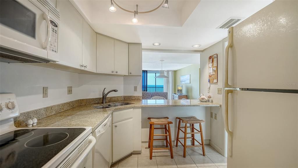 Activo con contrato: $549,000 (2 camas, 2 baños, 928 Pies cuadrados)