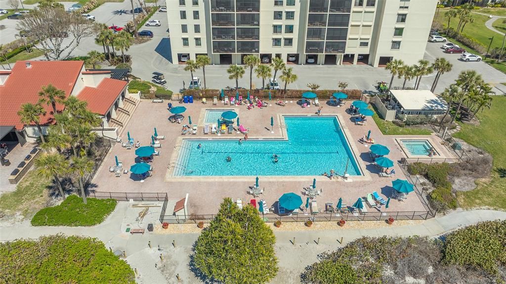 Activo con contrato: $549,000 (2 camas, 2 baños, 928 Pies cuadrados)