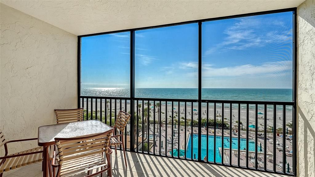 Activo con contrato: $549,000 (2 camas, 2 baños, 928 Pies cuadrados)