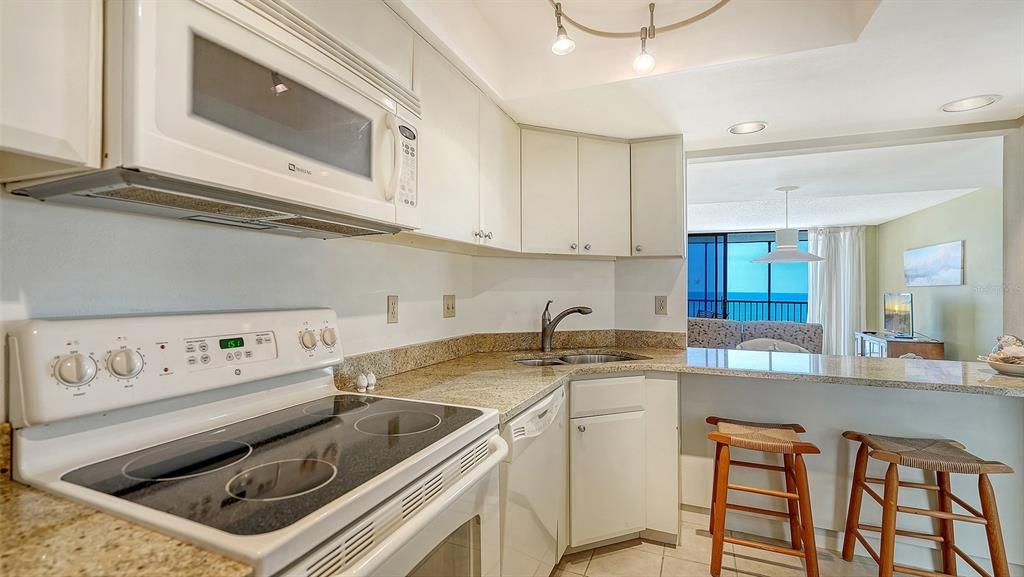 Activo con contrato: $549,000 (2 camas, 2 baños, 928 Pies cuadrados)