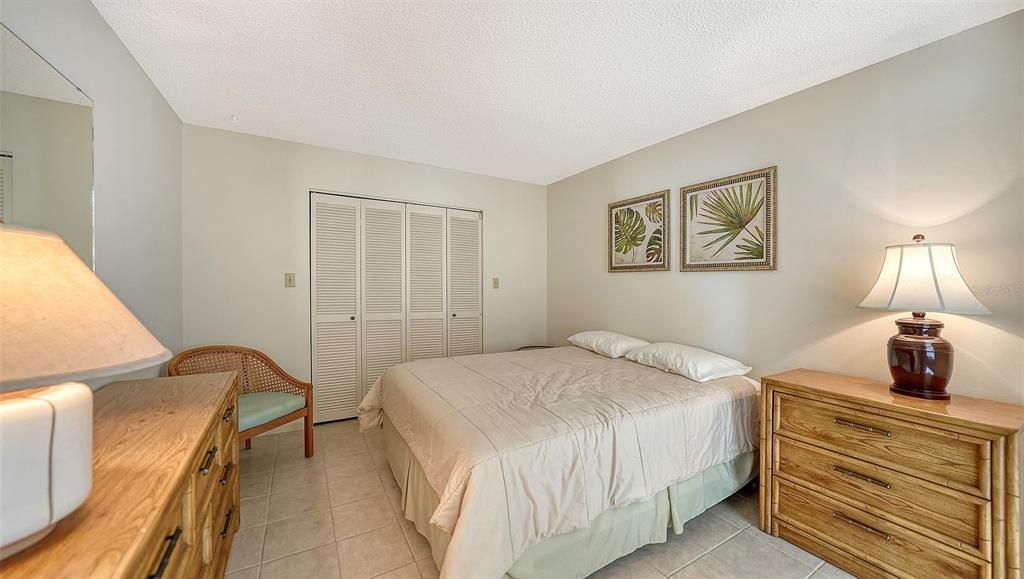 Activo con contrato: $549,000 (2 camas, 2 baños, 928 Pies cuadrados)