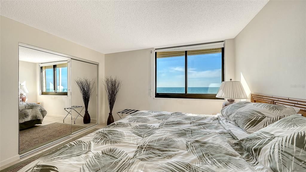 Activo con contrato: $549,000 (2 camas, 2 baños, 928 Pies cuadrados)