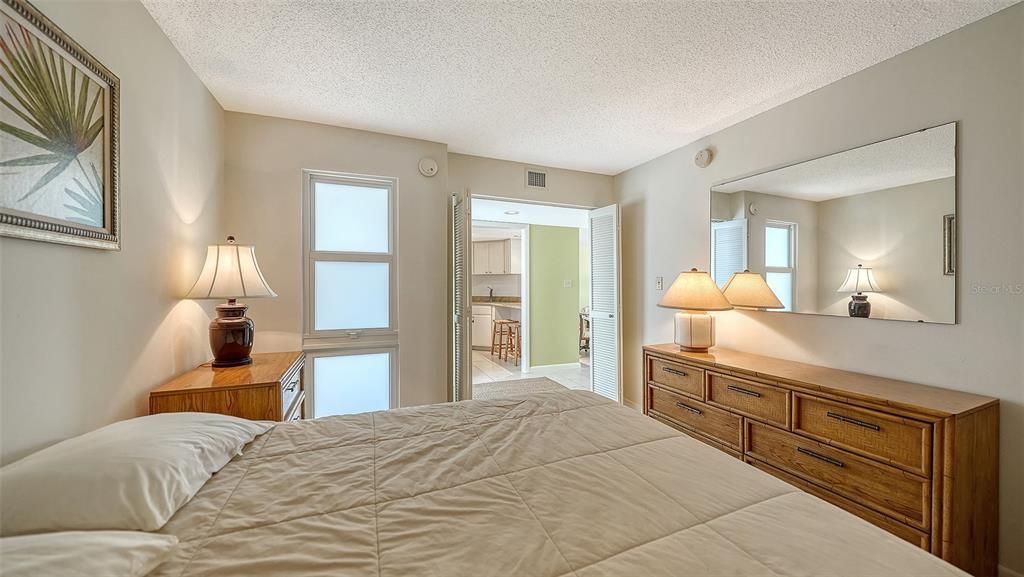 Activo con contrato: $549,000 (2 camas, 2 baños, 928 Pies cuadrados)