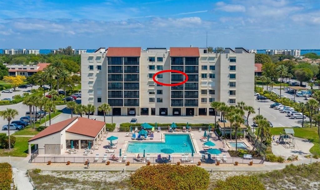 Activo con contrato: $549,000 (2 camas, 2 baños, 928 Pies cuadrados)