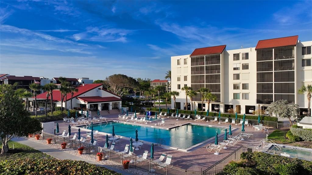 Activo con contrato: $549,000 (2 camas, 2 baños, 928 Pies cuadrados)