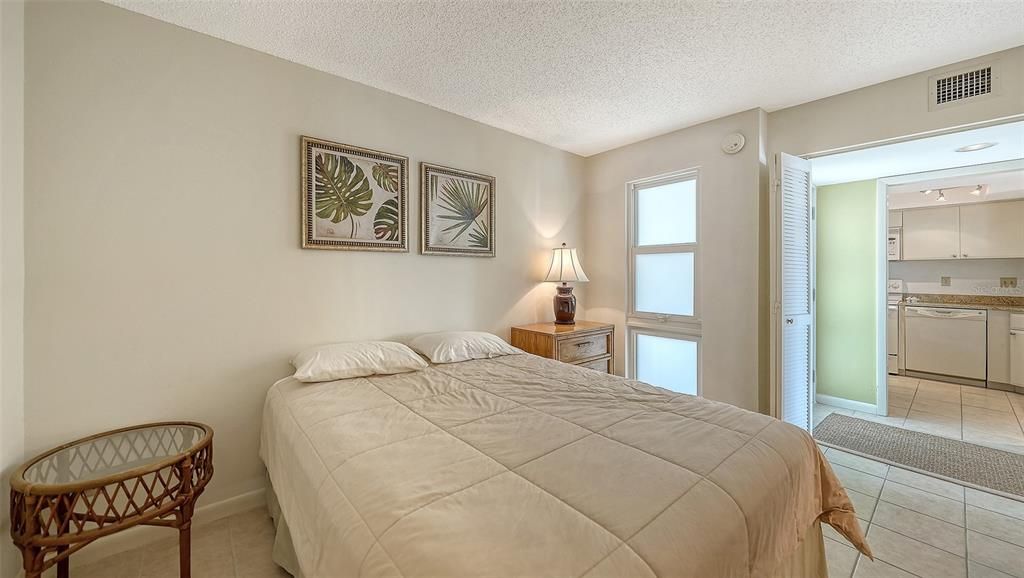 Activo con contrato: $549,000 (2 camas, 2 baños, 928 Pies cuadrados)