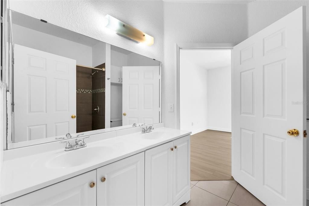 На продажу: $175,000 (1 спален, 1 ванн, 782 Квадратных фут)