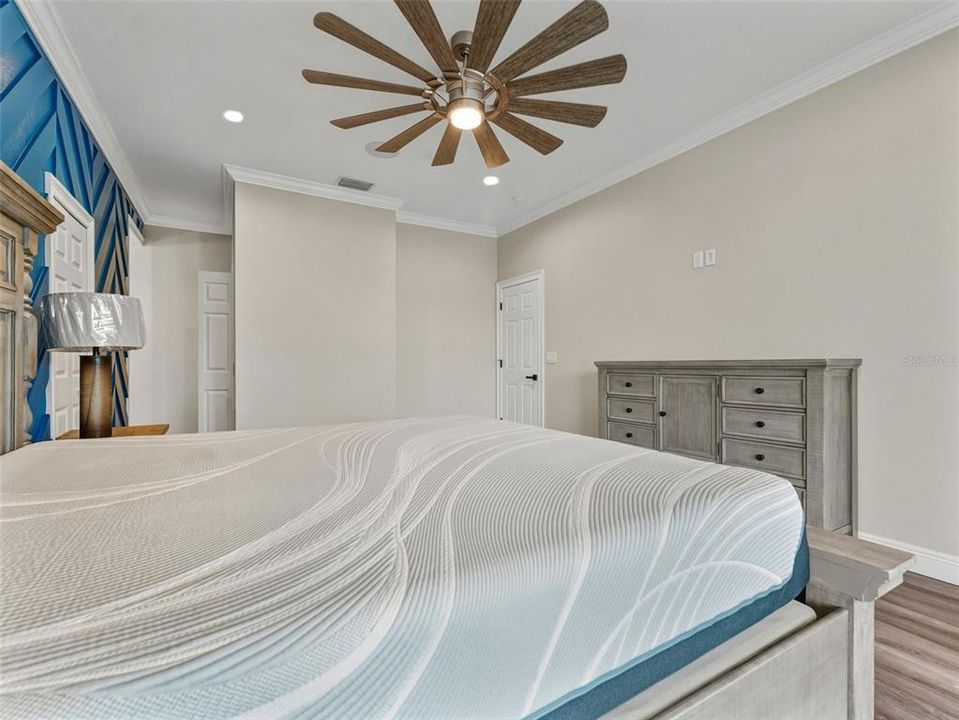 For Sale: $2,900,000 (5 beds, 3 baths, 3354 Square Feet)