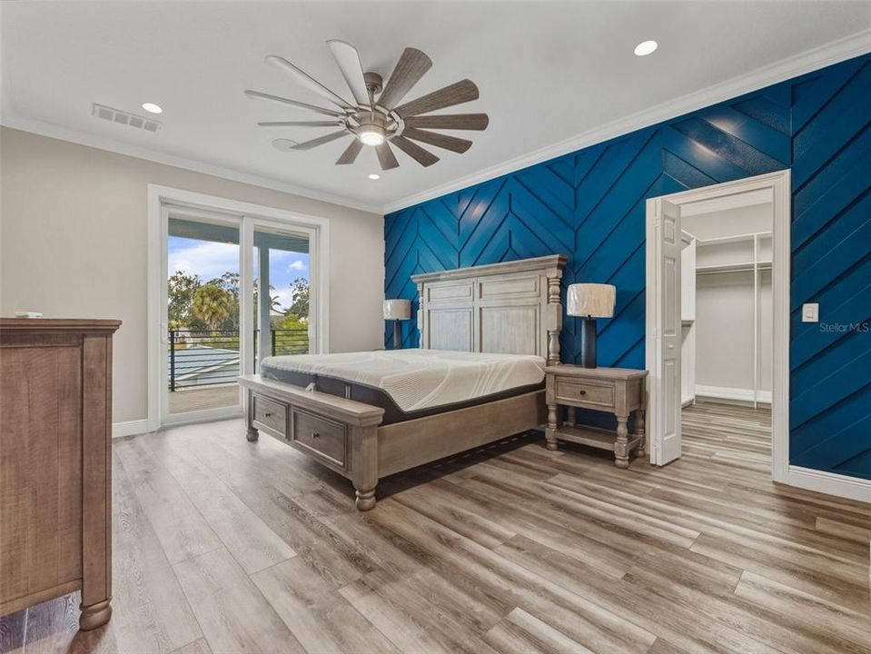 For Sale: $2,900,000 (5 beds, 3 baths, 3354 Square Feet)