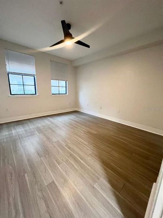 待售: $169,900 (1 贝兹, 1 浴室, 621 平方英尺)