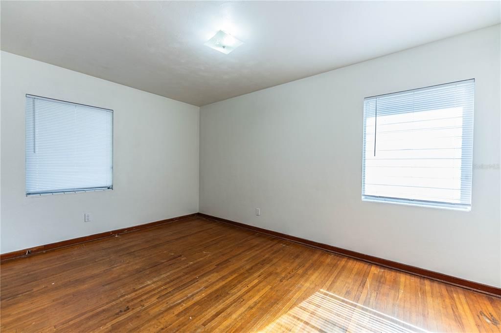 В аренду: $1,500 (2 спален, 1 ванн, 1104 Квадратных фут)