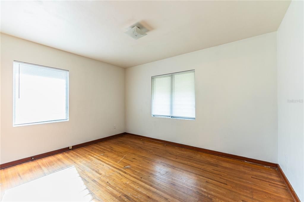 В аренду: $1,500 (2 спален, 1 ванн, 1104 Квадратных фут)