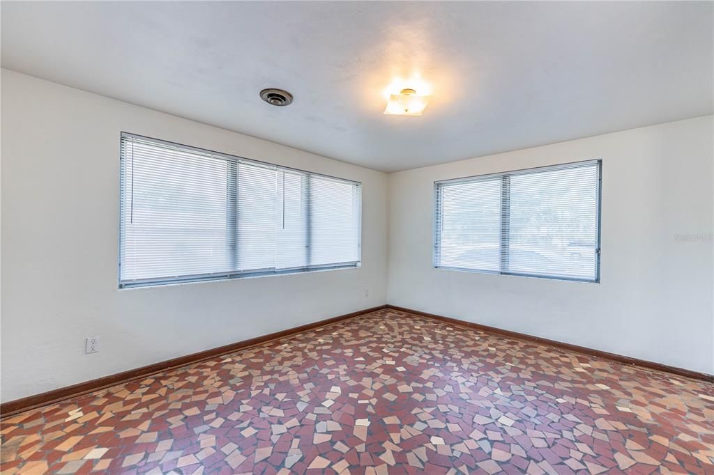 В аренду: $1,500 (2 спален, 1 ванн, 1104 Квадратных фут)