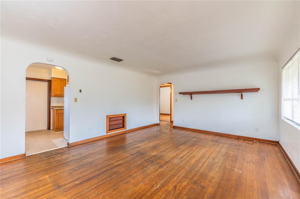 В аренду: $1,500 (2 спален, 1 ванн, 1104 Квадратных фут)