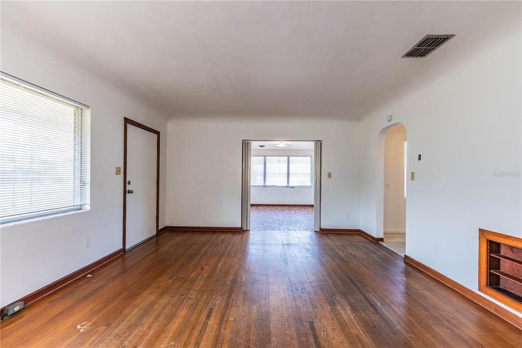 В аренду: $1,500 (2 спален, 1 ванн, 1104 Квадратных фут)