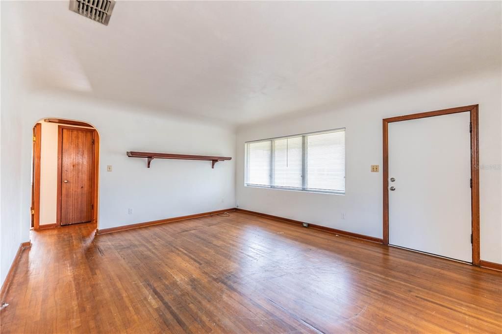 В аренду: $1,500 (2 спален, 1 ванн, 1104 Квадратных фут)