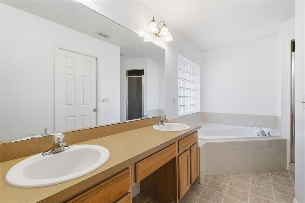 En Venta: $315,000 (3 camas, 2 baños, 1500 Pies cuadrados)