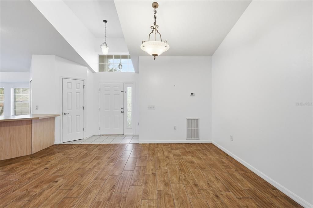 En Venta: $315,000 (3 camas, 2 baños, 1500 Pies cuadrados)