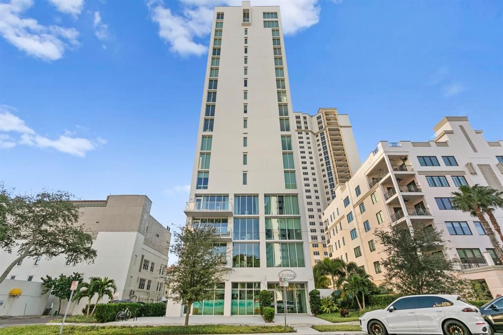 En Venta: $2,250,000 (3 camas, 3 baños, 2120 Pies cuadrados)