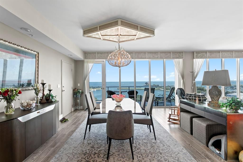 En Venta: $2,250,000 (3 camas, 3 baños, 2120 Pies cuadrados)