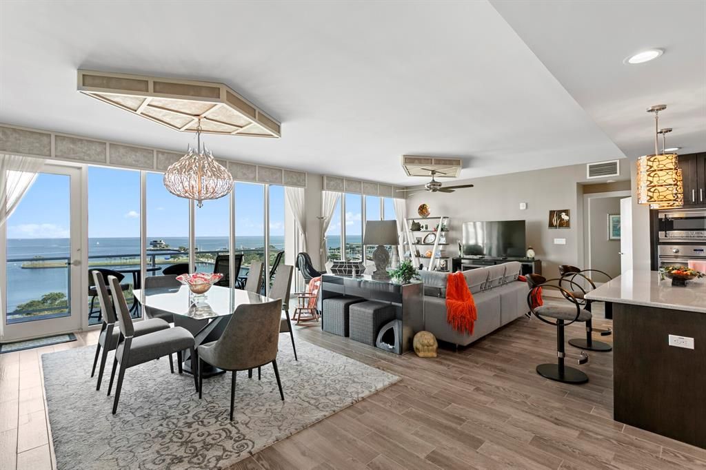 En Venta: $2,250,000 (3 camas, 3 baños, 2120 Pies cuadrados)