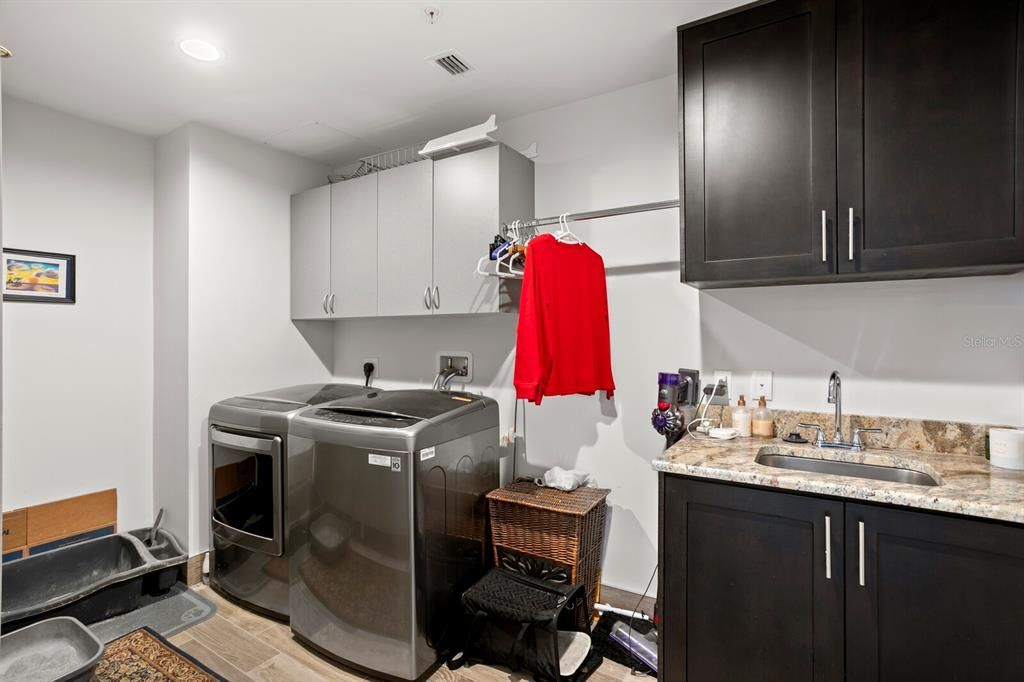 En Venta: $2,250,000 (3 camas, 3 baños, 2120 Pies cuadrados)