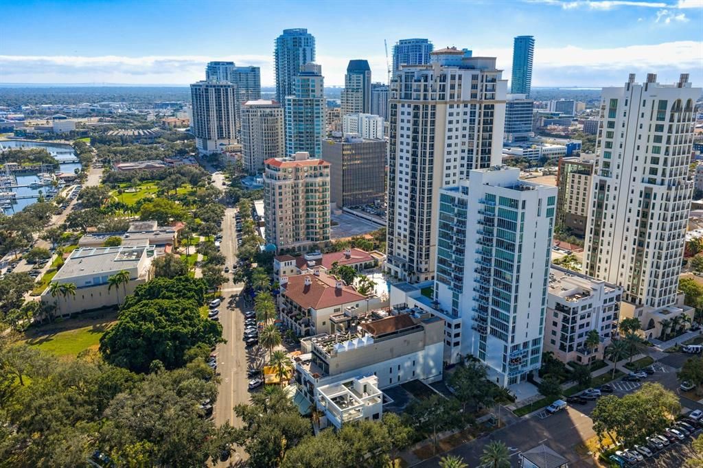 En Venta: $2,250,000 (3 camas, 3 baños, 2120 Pies cuadrados)