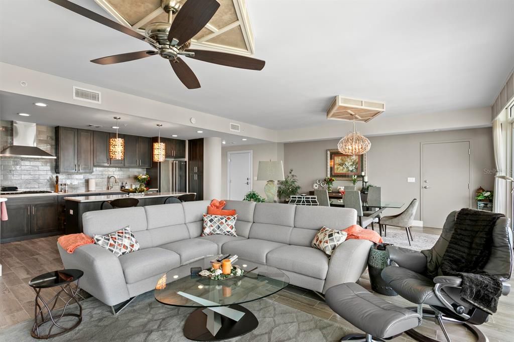 En Venta: $2,250,000 (3 camas, 3 baños, 2120 Pies cuadrados)