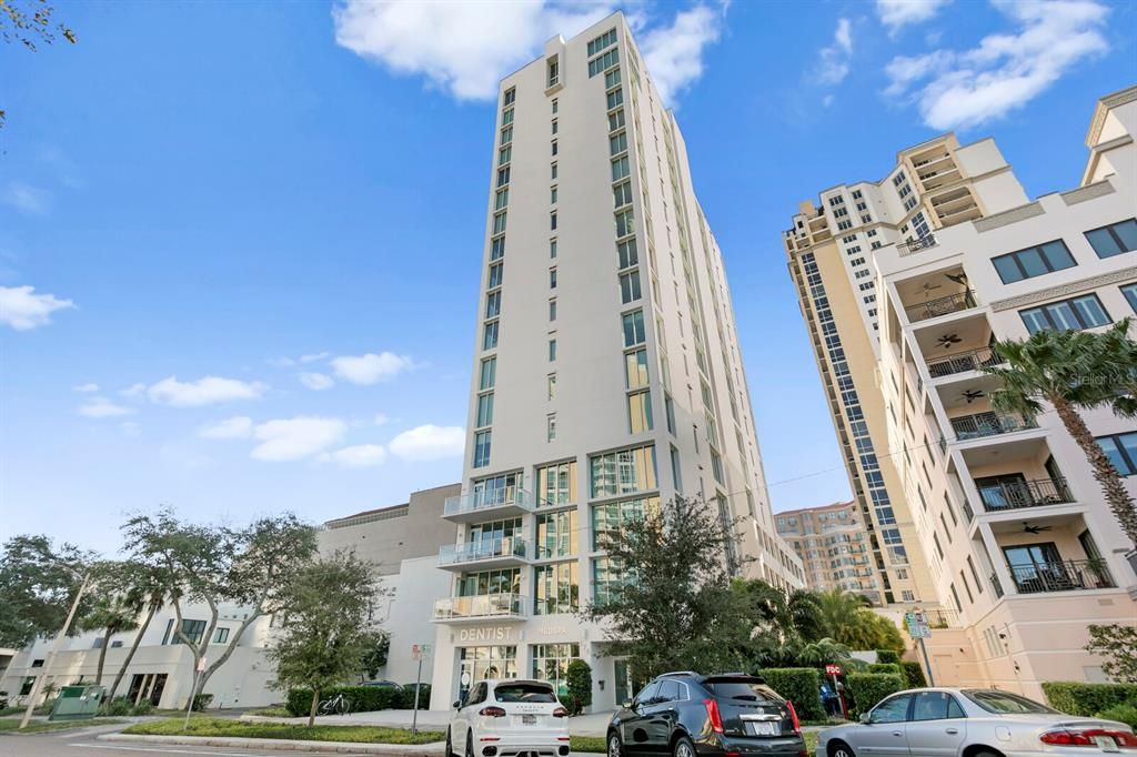 En Venta: $2,250,000 (3 camas, 3 baños, 2120 Pies cuadrados)