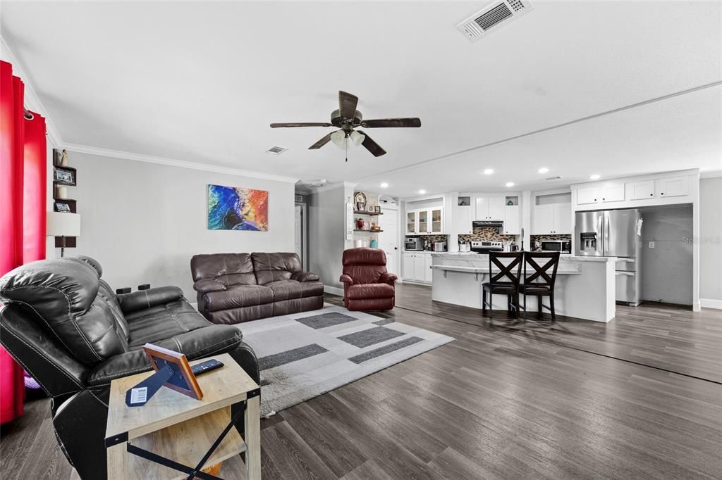 For Sale: $299,000 (3 beds, 2 baths, 1680 Square Feet)