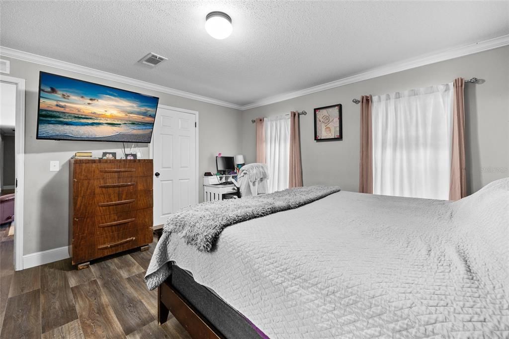 For Sale: $299,000 (3 beds, 2 baths, 1680 Square Feet)