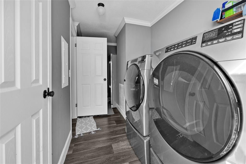 For Sale: $299,000 (3 beds, 2 baths, 1680 Square Feet)