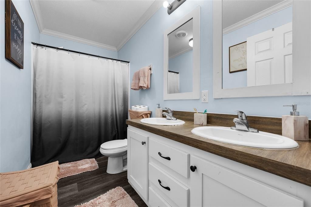 For Sale: $299,000 (3 beds, 2 baths, 1680 Square Feet)