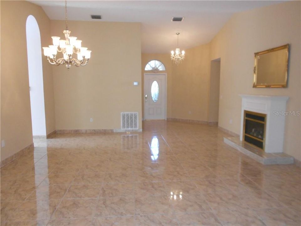 В аренду: $2,100 (3 спален, 2 ванн, 1807 Квадратных фут)