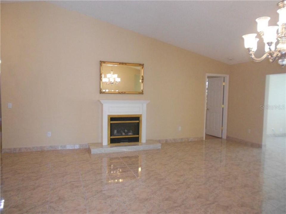 В аренду: $2,100 (3 спален, 2 ванн, 1807 Квадратных фут)