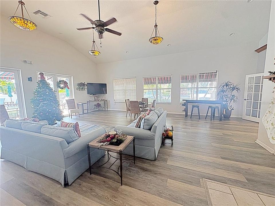 For Rent: $2,495 (3 beds, 2 baths, 1575 Square Feet)