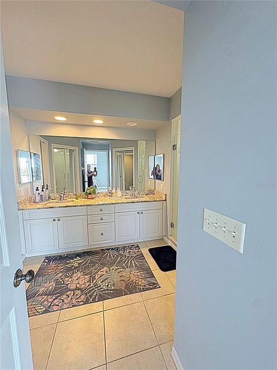 For Rent: $2,495 (3 beds, 2 baths, 1575 Square Feet)